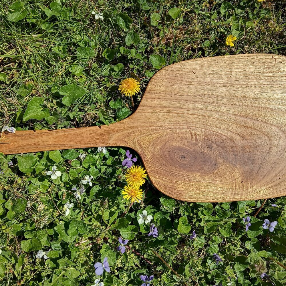 11" Butternut pizza peel. New.